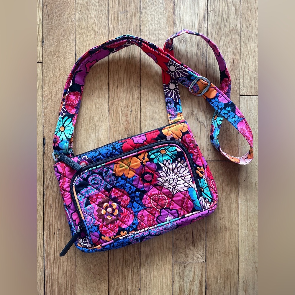 Vera Bradley Floral Fiesta Cross Body Wallet Purse 🌺